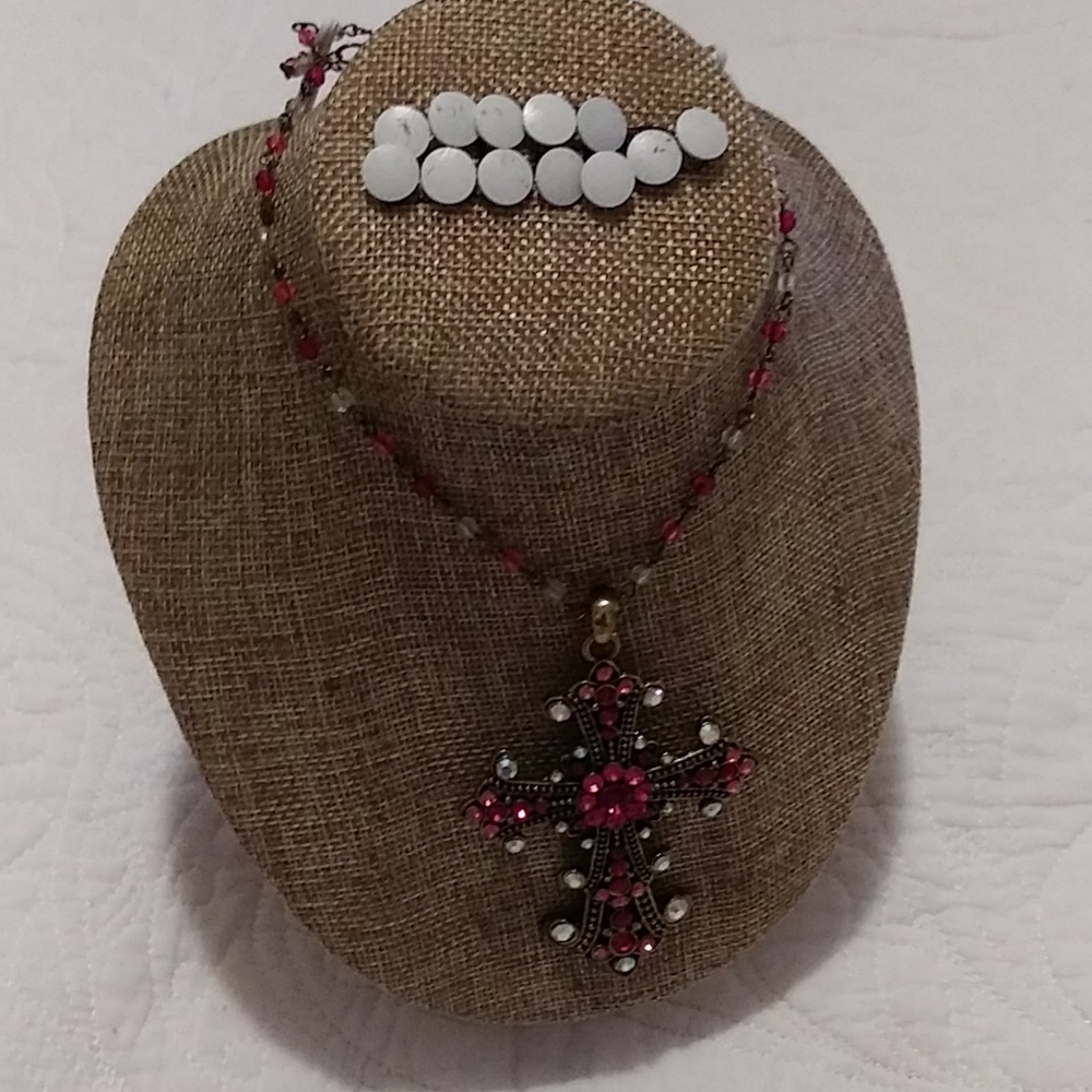 Neclace - Picture 3 of 5